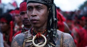 Suku Dayak Iban Tuangkan Warisan Adat Melalui Seni Tato